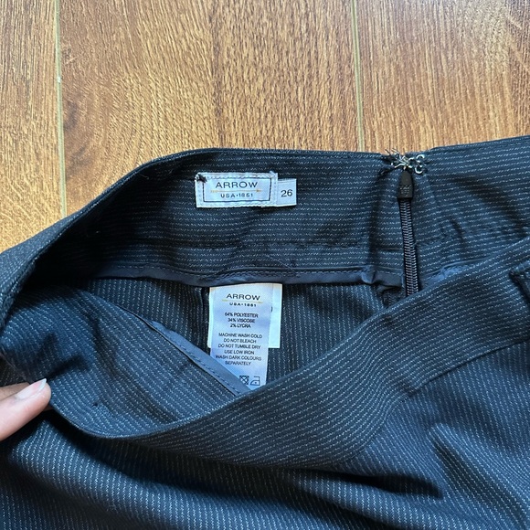 Pinstripe pencil skirt in dark grey. - Picture 3 of 4